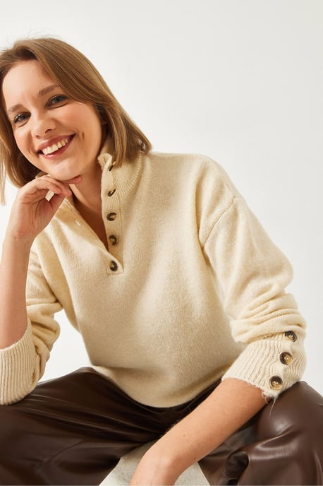 Lässiger Cropped Pullover mit Knopfkragen - Image 3