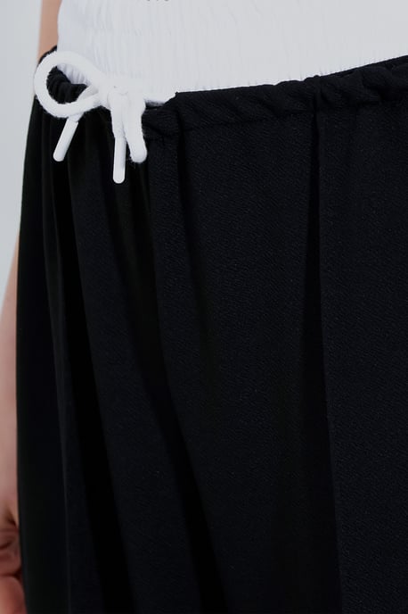 Strukturierte, cropped, weite Jogginghosen - Image 4