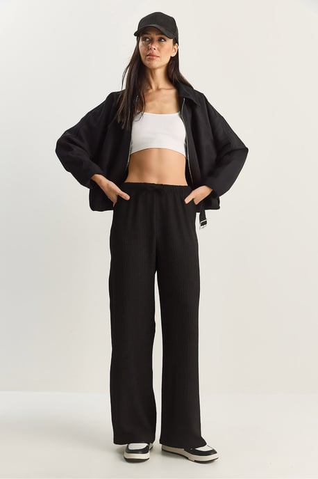 Hoch taillierte weit geschnittene Hose - Image 5