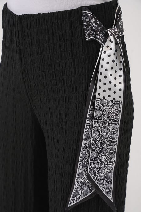 Texturierte Hose mit Schal-Detail - Image 6