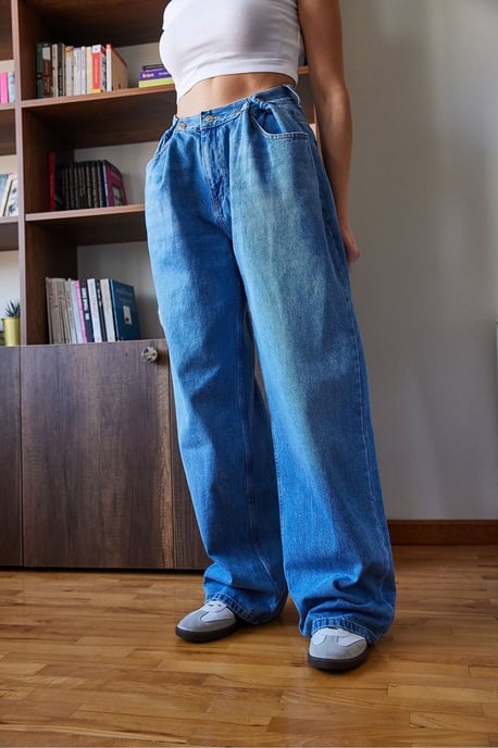 Lässige, weit geschnittene Jeanshose - Image 2
