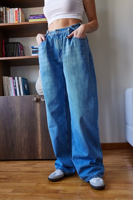 Lässige, weit geschnittene Jeanshose - Image 3