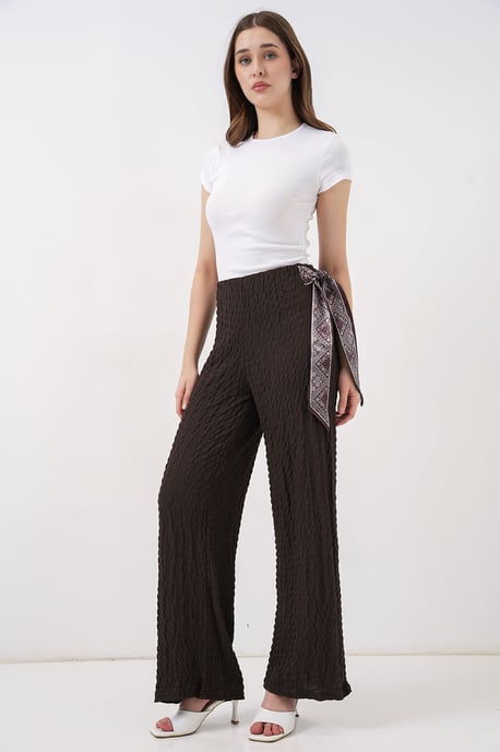 Texturierte Hose mit Schal-Detail - Image 3