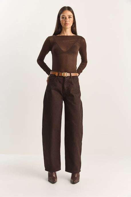 Weite Jeans mit Gürtel - Image 4