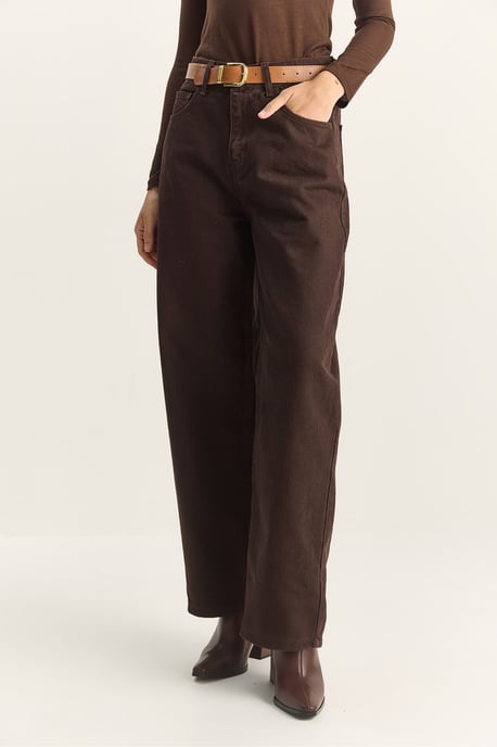Weite Jeans mit Gürtel - Image 6