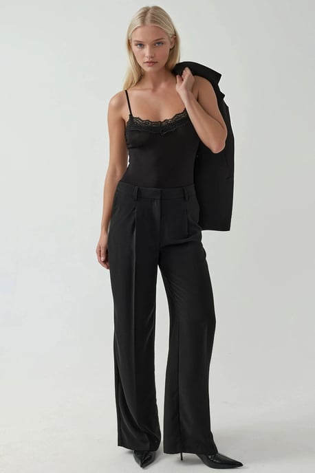 Spitzen-V-Ausschnitt Slim Fit Body - Image 5