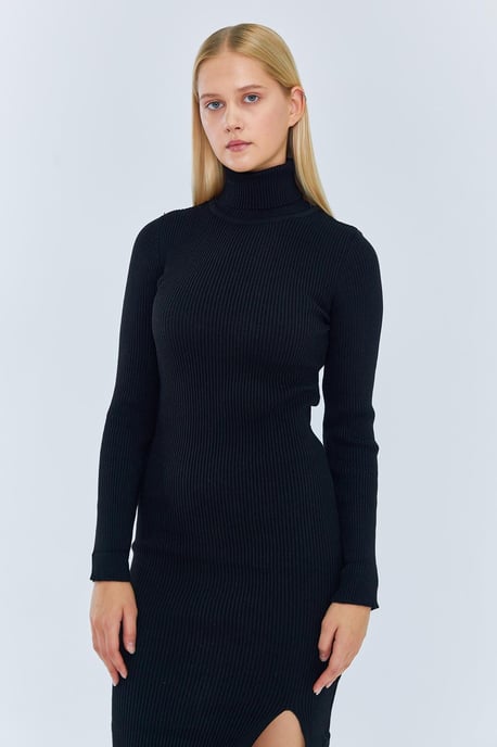 Turtleneck Midi Strickkleid mit Schlitz - Image 3