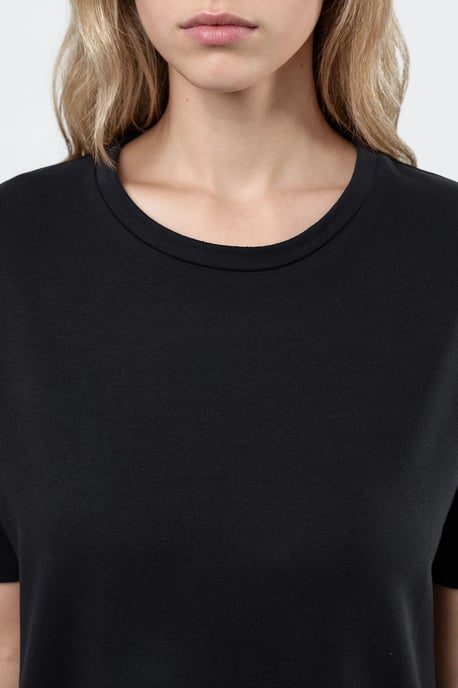 Entspannt geschnittenes Midikleid mit Rundhalsausschnitt - Image 5