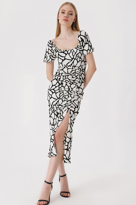 Strukturiertes Midi-Strickkleid mit quadratischem Kragen - Image 2