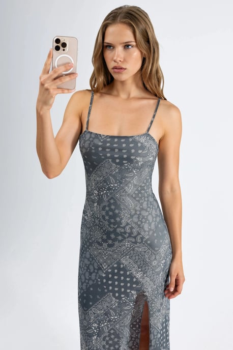 Kleid mit quadratischem Ausschnitt und Druck in Midi-Länge - Image 3