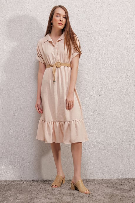 Texturiertes Midikleid mit Gürtel und Hemdkragen - Image 3