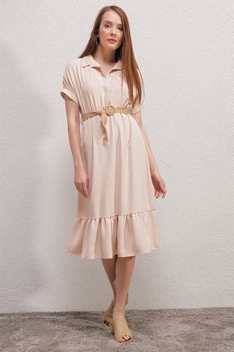 Texturiertes Midikleid mit Gürtel und Hemdkragen - Image 4