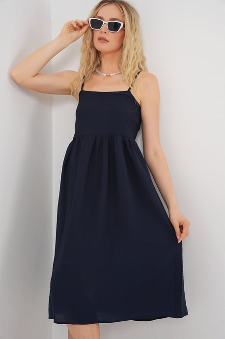 Kariertes Midi-Kleid mit quadratischem Ausschnitt - Image 3