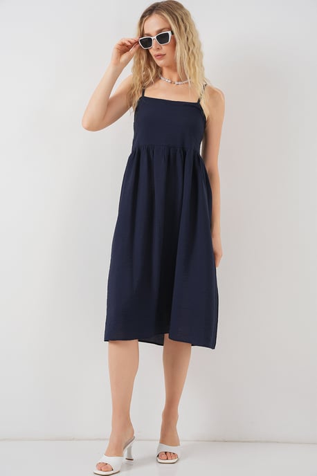 Kariertes Midi-Kleid mit quadratischem Ausschnitt - Image 4