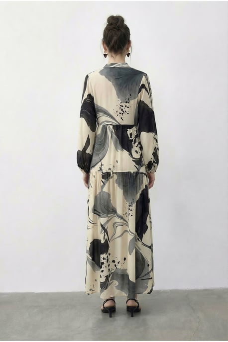 Abstraktes V-Ausschnitt-Midikleid mit langen Ärmeln - Image 4