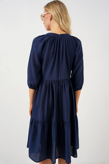 Strukturiertes Midi-Kleid mit Knopfverschluss - Image 6