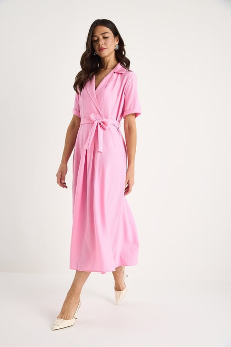 Midi-Kleid mit Schalkragen und Gürtel - Image 4