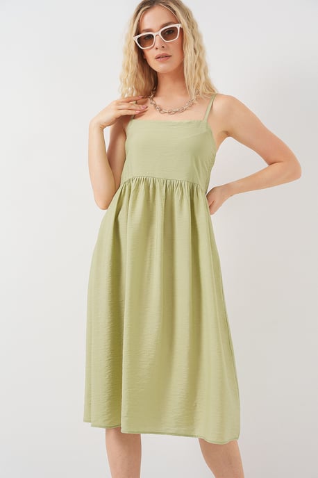 Kleid mit quadratischem Ausschnitt und strukturiertem Midi-Design - Image 1