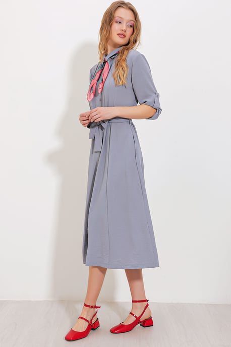 Strukturiertes Midikleid mit Schleife - Image 3