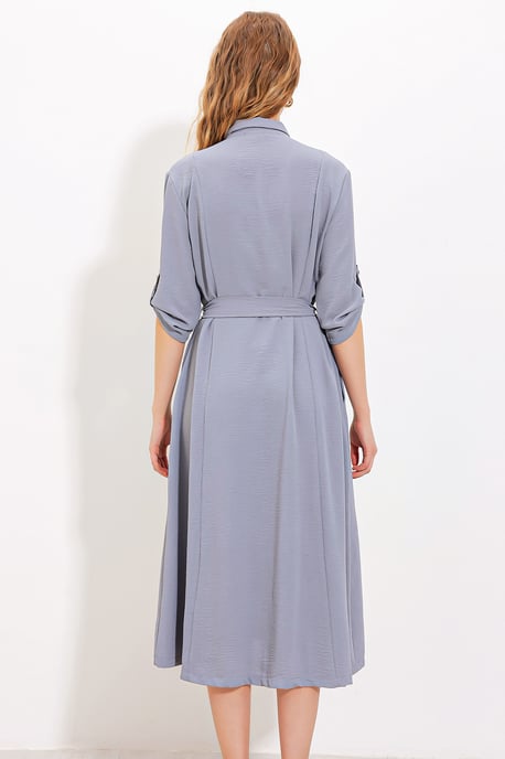 Strukturiertes Midikleid mit Schleife - Image 5