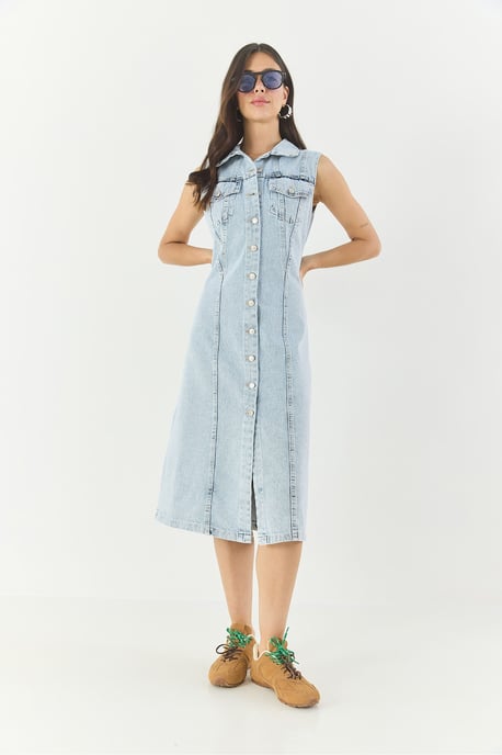 Tailliertes Denim-Midikleid mit Knopfleiste - Image 2