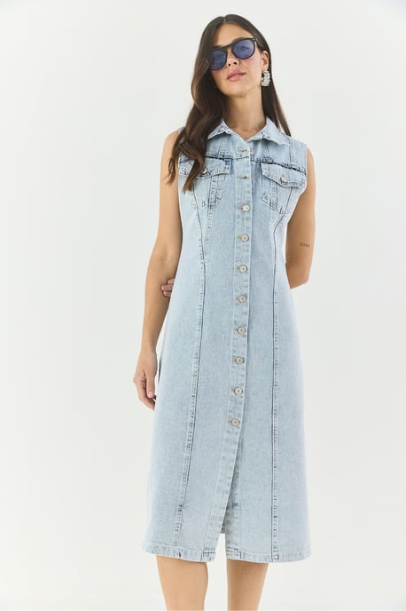 Tailliertes Denim-Midikleid mit Knopfleiste - Image 4