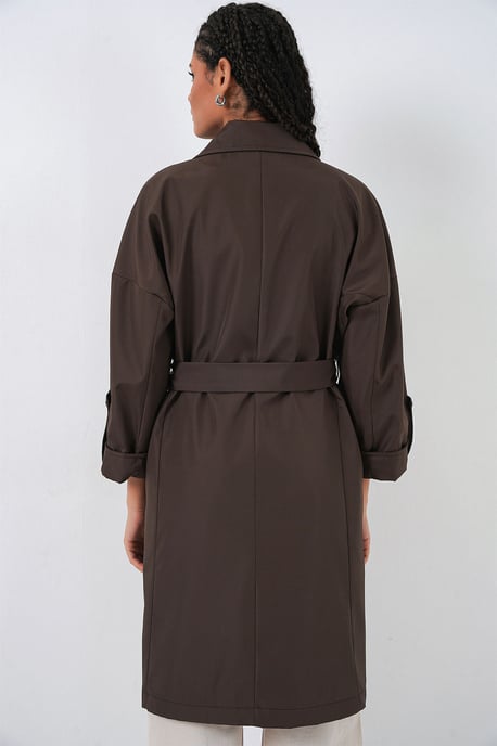 Gürteltrenchcoat mit doppelter Knopfleiste - Image 6