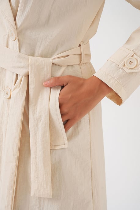Doppelreihiger langer Trenchcoat mit Taschen - Image 5