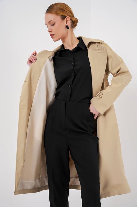 Doppelt gelegter langer Trenchcoat - Image 4