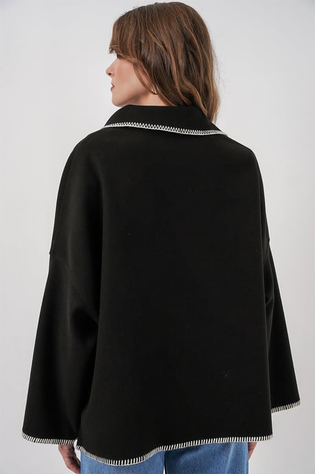 Texturierte Jacke mit abgesteppten Details und halbem Rollkragen - Image 6