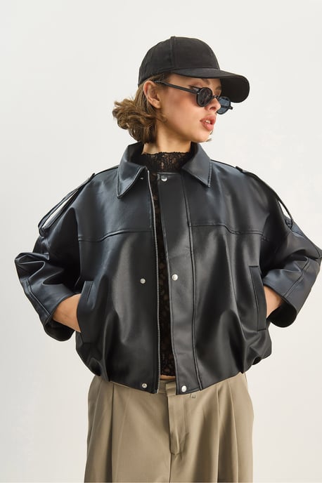 Übergroße Kunstleder-Crop-Jacke mit Reißverschluss - Image 3