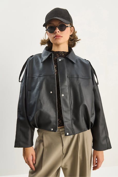 Übergroße Kunstleder-Crop-Jacke mit Reißverschluss - Image 5