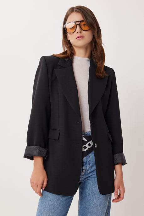Gepolsterte Gabardinejacke mit Knopfverschluss - Image 2