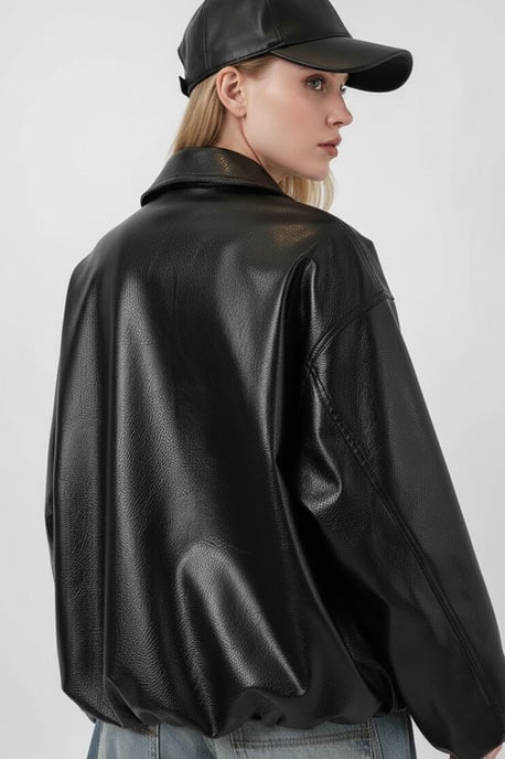 Übergroße Kunstleder-Zipperjacke - Image 3