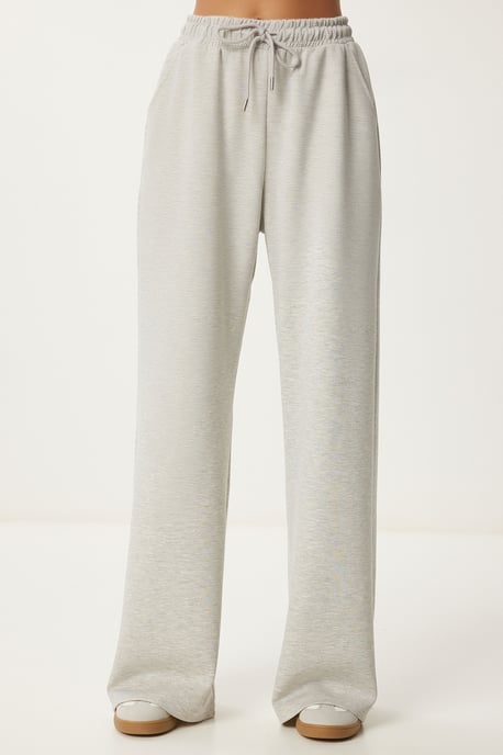 Weite Jogginghose mit Kordelzug - Image 4