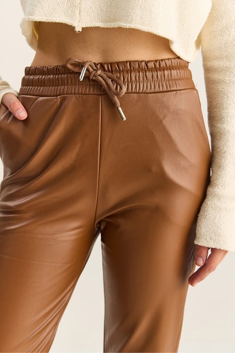 Fauxleder-Jogginghose mit Kordelzug - Image 5
