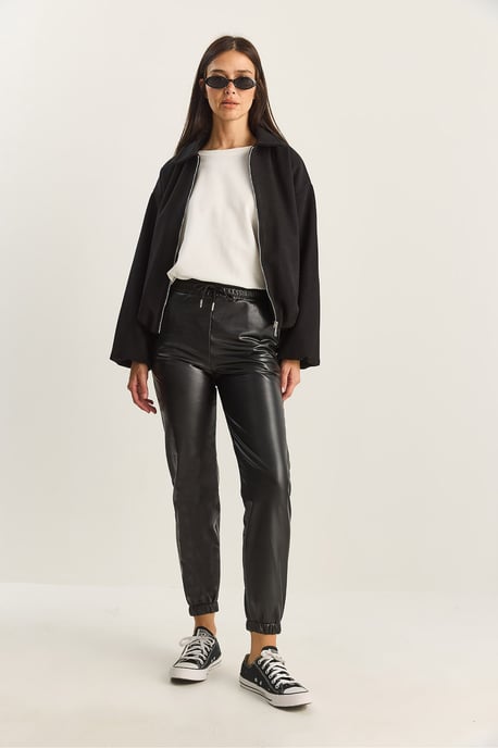 Fauxleder-Jogginghose mit Kordelzug - Image 4