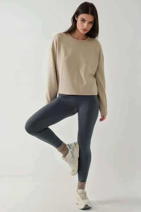 Sweatshirt mit Rückenschlitz und langen Ärmeln - Image 4