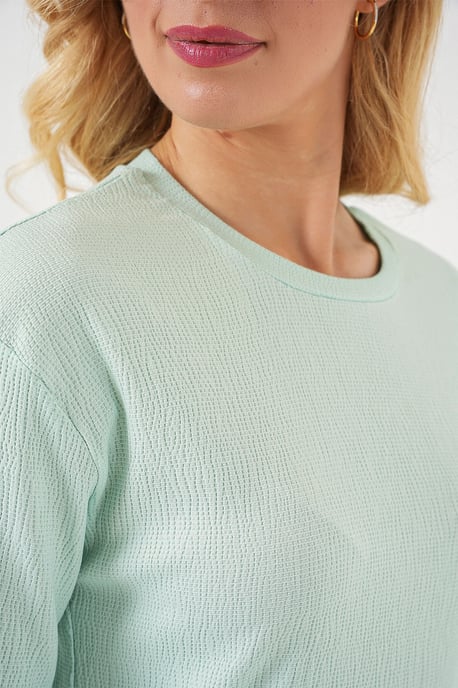 Strukturiertes Rundhals-Kurzarm-T-Shirt - Image 4