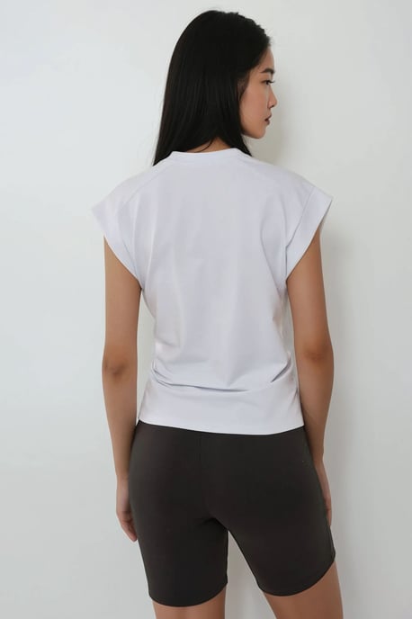 Regulär geschnittenes Rundhals-T-Shirt - Image 4