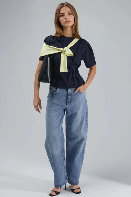 Figurbetontes Rundhals-T-Shirt - Image 5
