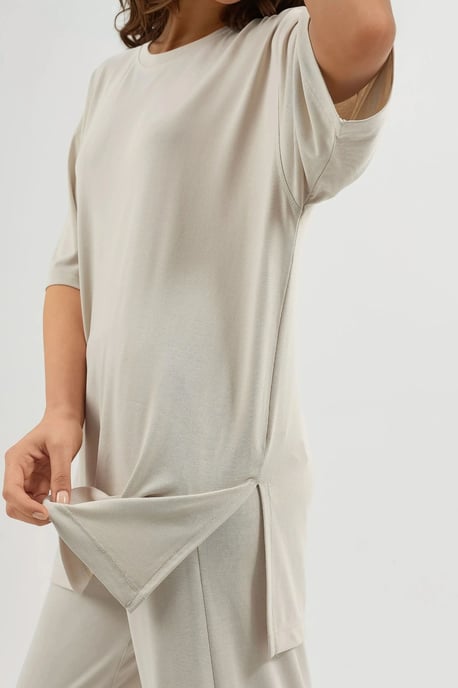 T-Shirt mit Schlitzdetails und Rundhalsausschnitt, kurzärmlig - Image 5