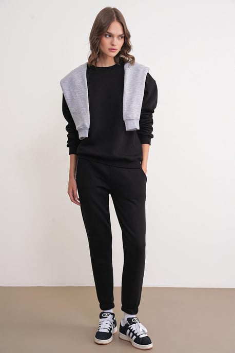 Basic Sweatshirt- und Jogger-Zweiteiler - Image 1