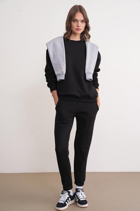 Basic Sweatshirt- und Jogger-Zweiteiler - Image 4