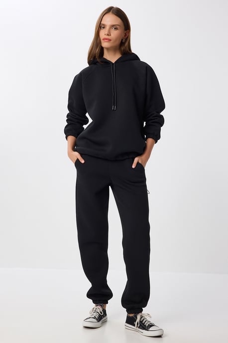 Hoodie und Jogginghose Zwei-Teile-Set - Image 2