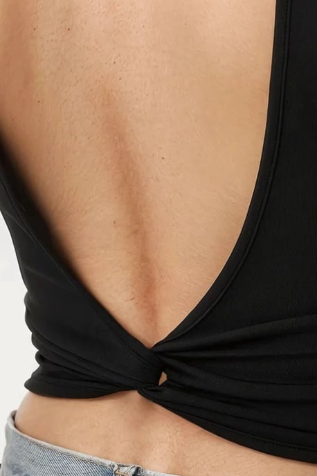Schlankes Bootsausschnitt-Crop-Top mit Rückendetail - Image 4