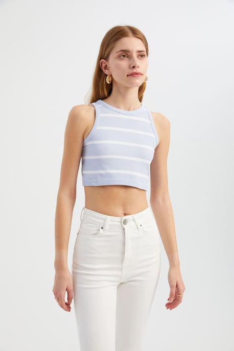 Gestreiftes cropped T-Shirt mit Rundhalsausschnitt - Image 1
