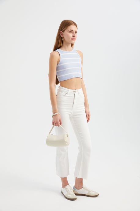 Gestreiftes cropped T-Shirt mit Rundhalsausschnitt - Image 3