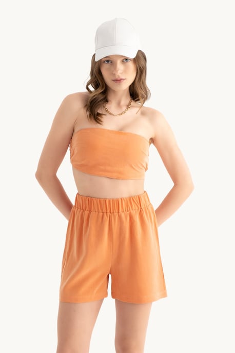 Trägerloses Basic Crop Top - Image 2