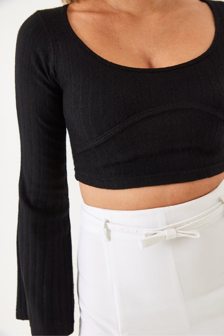 Stitch-Details Crop Top - Image 5